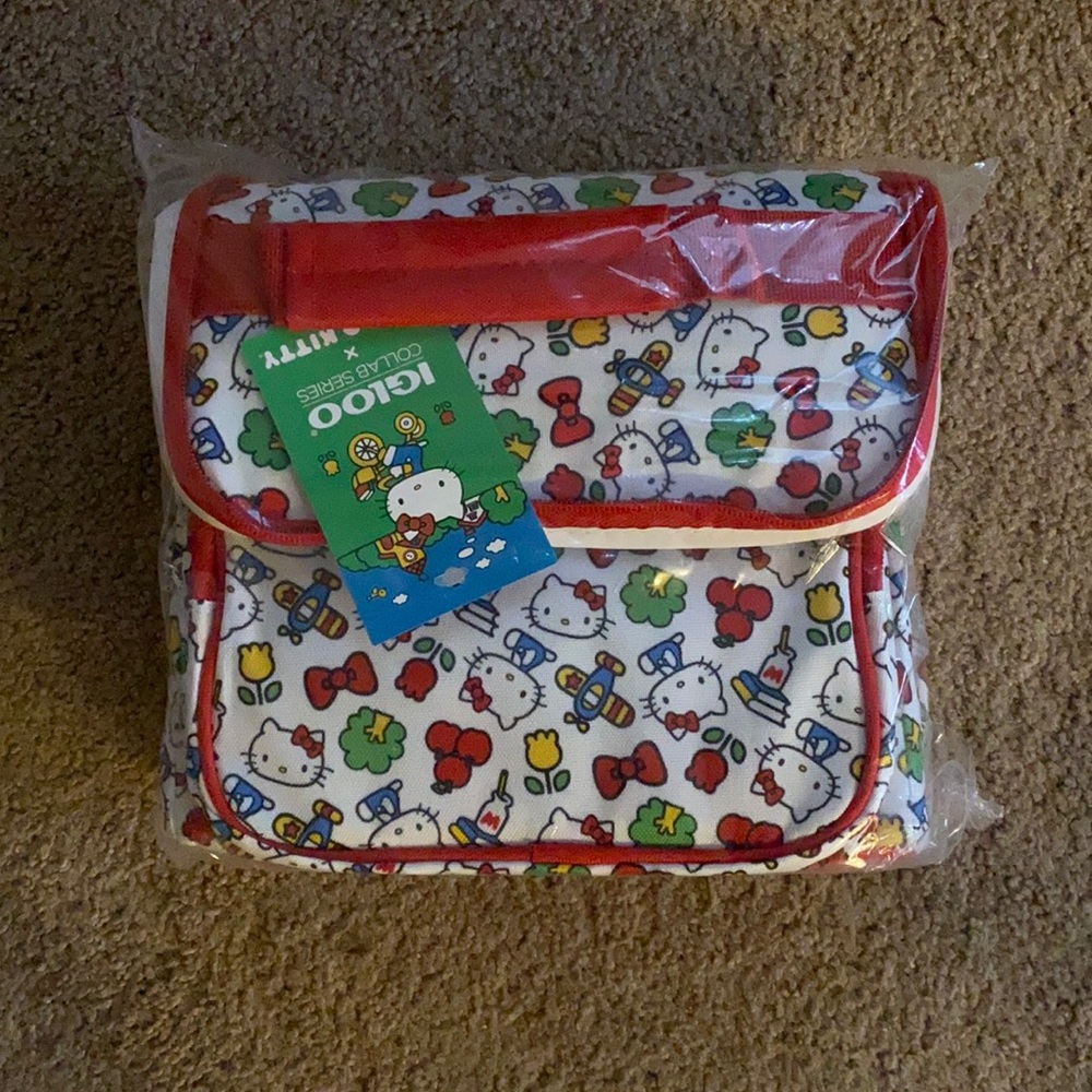 Hello Kitty Igloo Lunch Bag (NWT)